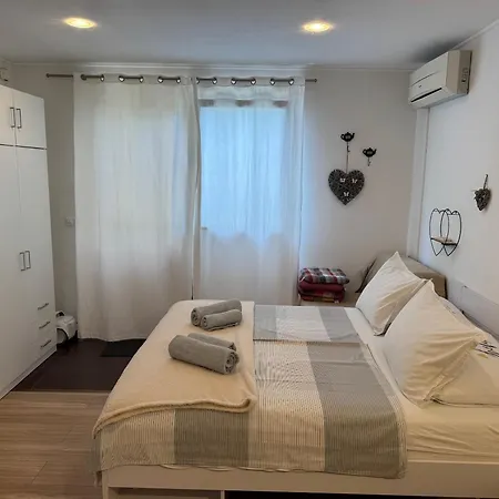 Lynn Apartament *